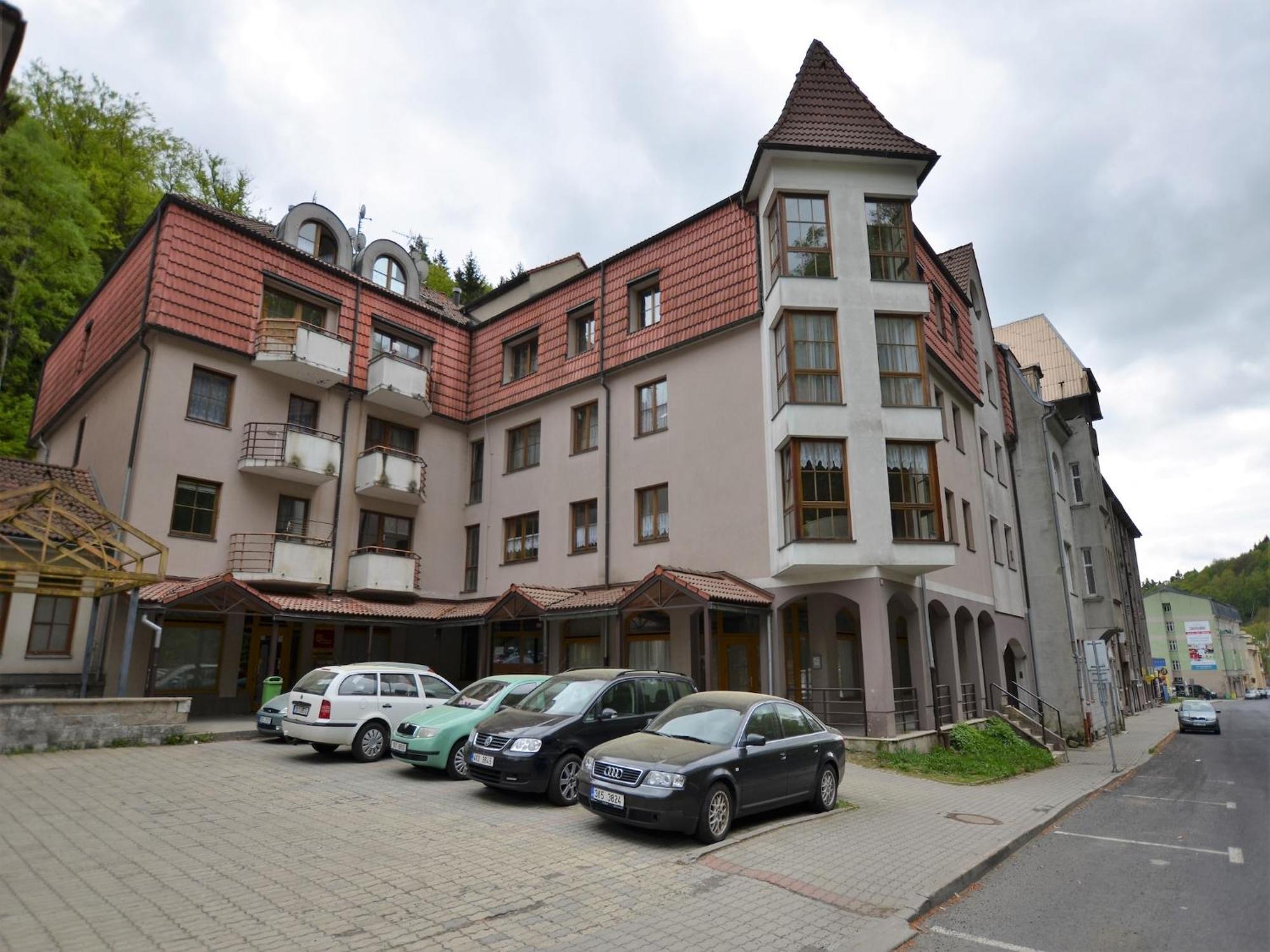 Snug Apartment In Jachymov Near Ski Area מראה חיצוני תמונה